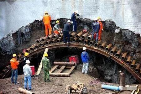 澄城隧道钢花管支护案例